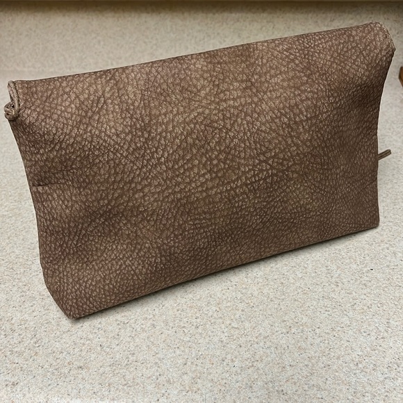 LuLu’s, Coveted, Curated, Collected, One Inside Pocket, Snap CloseCross Body Bag - Picture 2 of 9